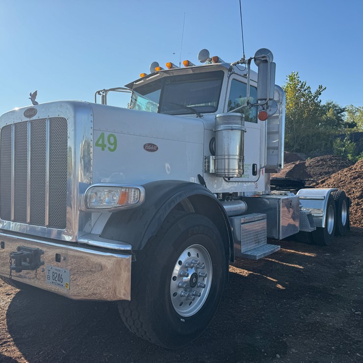 2013 PETERBILT 389K