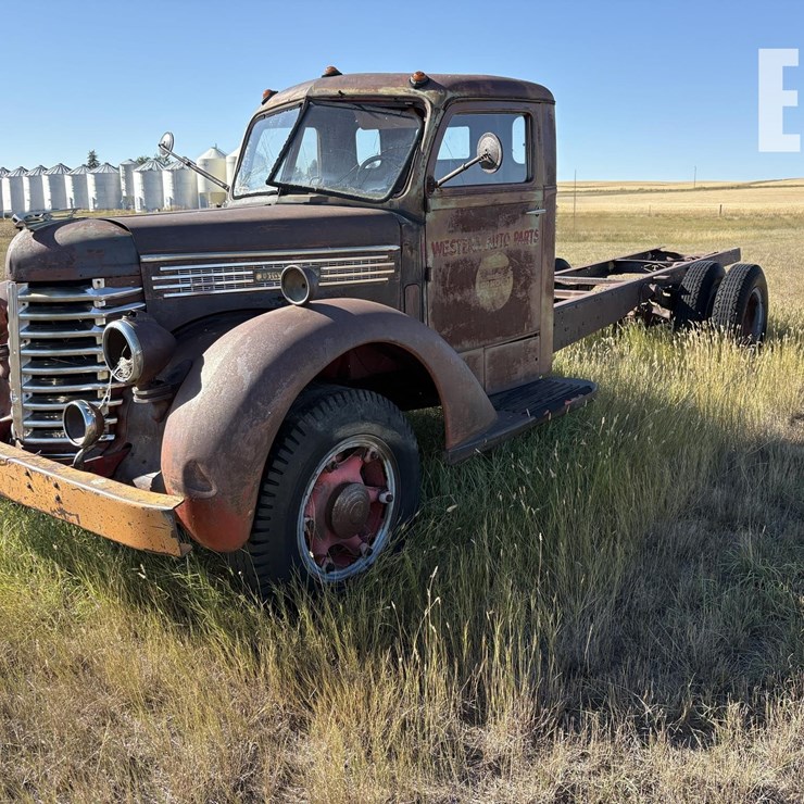 1948 DIAMOND T TRUCK