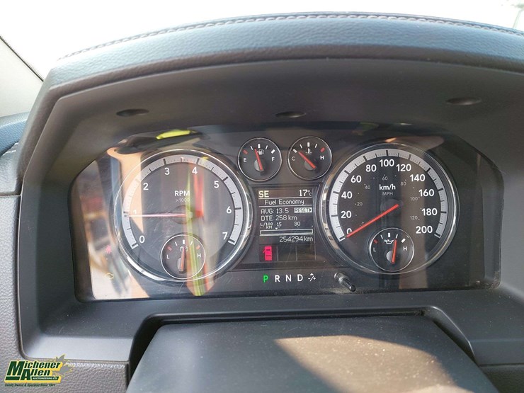 2011-ram-1500-st-image-7