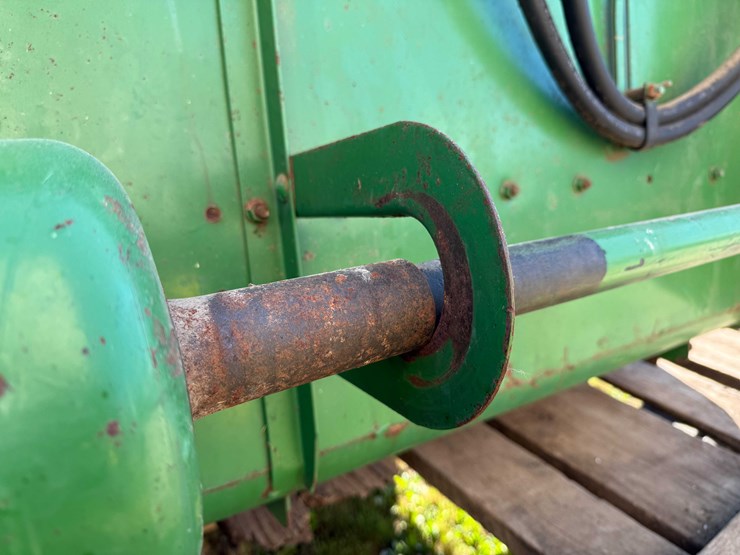 john-deere-216-image-21