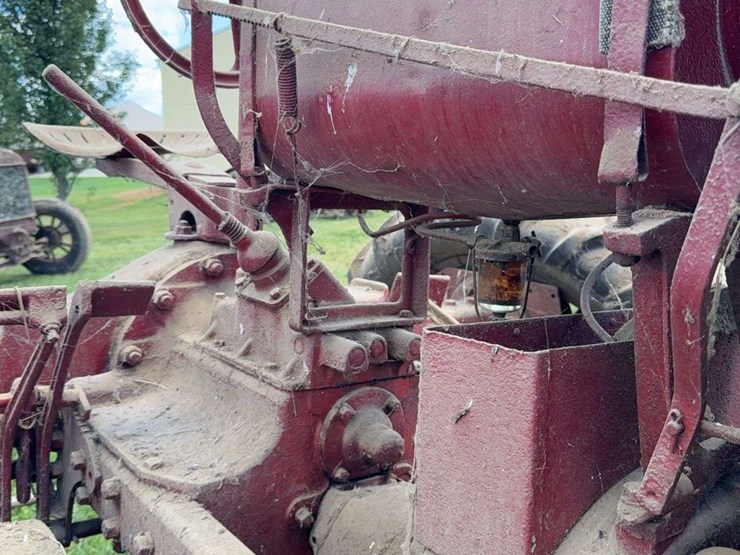farmall-f-20-image-32