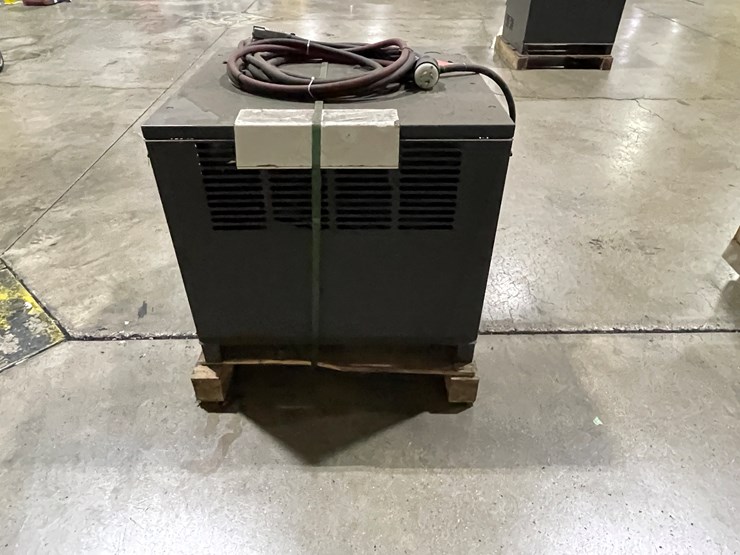 #7156-•-hawker-power-tech-high-frequency-intellicharger-forklift-battery-charger-image-5