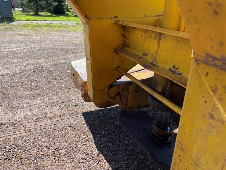 #3006-•-1986-eager-beaver-tandem-axle-lowboy-trailer-(has-wi-title)-(ashland,-wi)-image-16