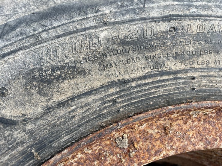 split-rim-truck-tires-image-4