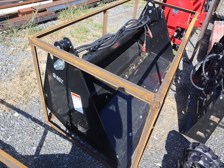 top-cat-4-in-1-bucket-image-2