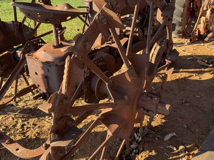 farmall-f-12-image-22