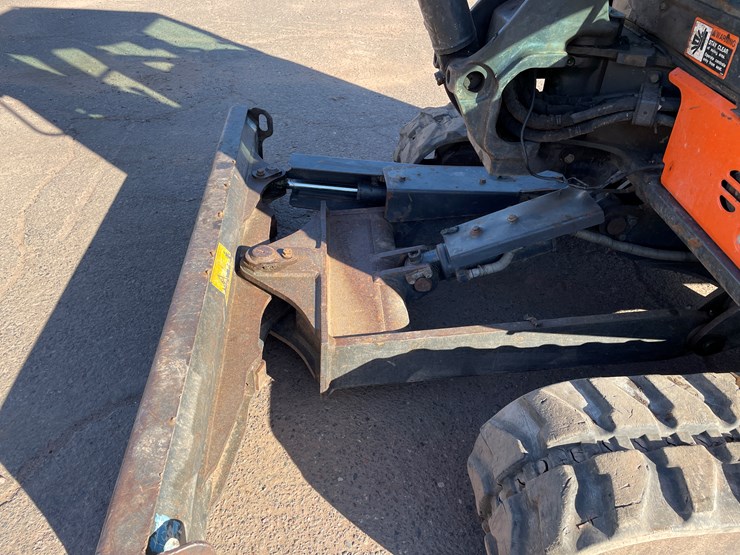 2019-hitachi-zx35u-image-15