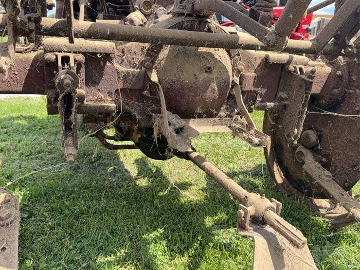 farmall-f-20-image-32