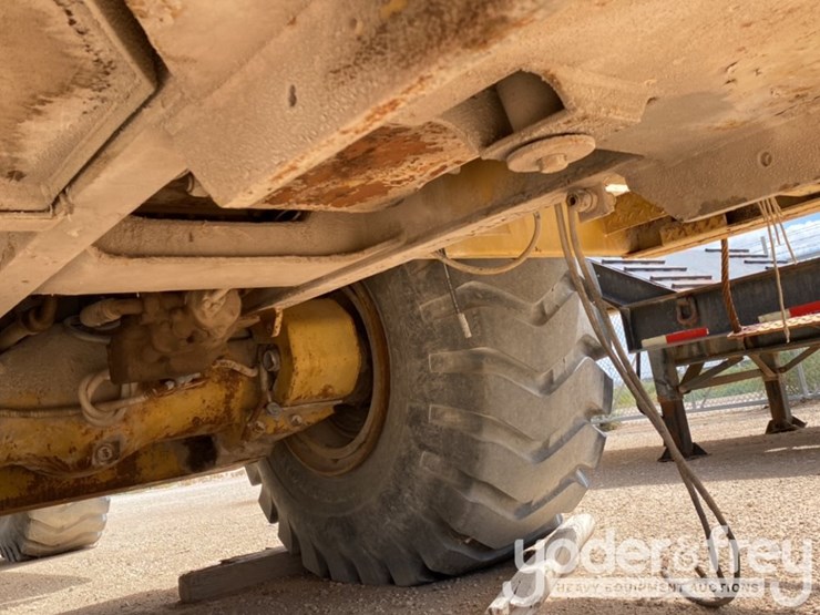 caterpillar-d25c-image-17