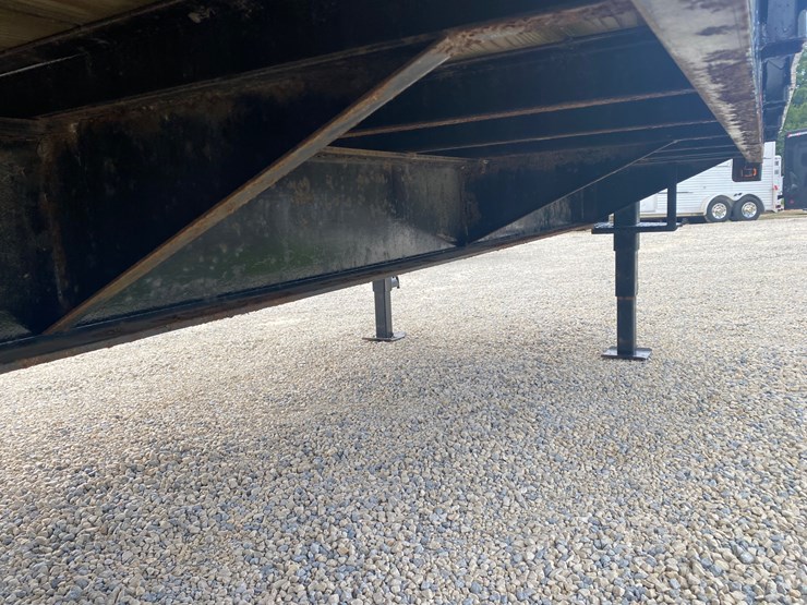 #3004-•-2013-corn-pro-30'-hydraulic-tail-gooseneck-trailer-(helenville,-wi)-(has-wi-title)-image-7