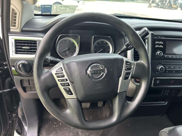 2017-nissan-titan-image-11