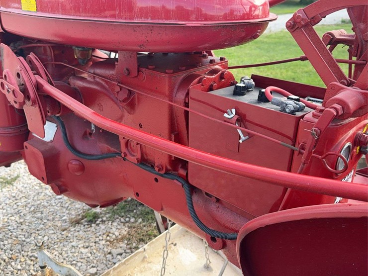 farmall-140-with-belly-mower-image-74