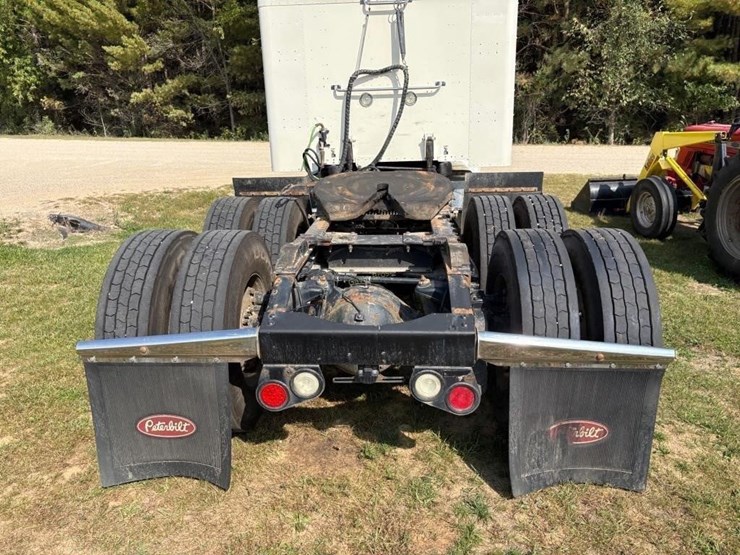 2013-peterbilt-579-image-6