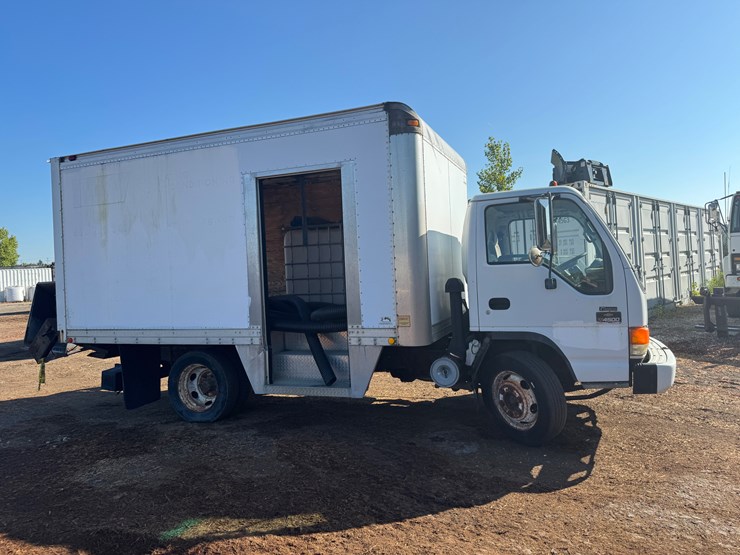 #3262-•-2002-chevy-c4500-box-truck-(has-wi-title)-(waukesha-wi)-image-4