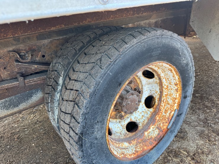 #3262-•-2002-chevy-c4500-box-truck-(has-wi-title)-(waukesha-wi)-image-15