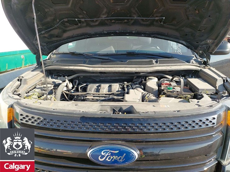 2015-ford-explorer-image-17