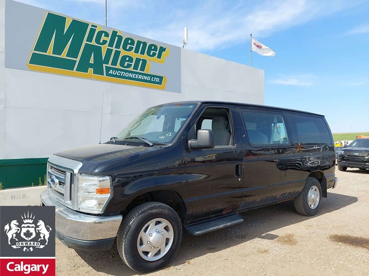 2014-ford-e-series-e-150-super-duty-4x2-3dr-passenger-van-image-1