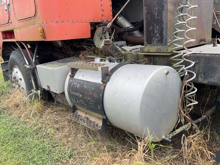 diamond-reo-cabover-image-12