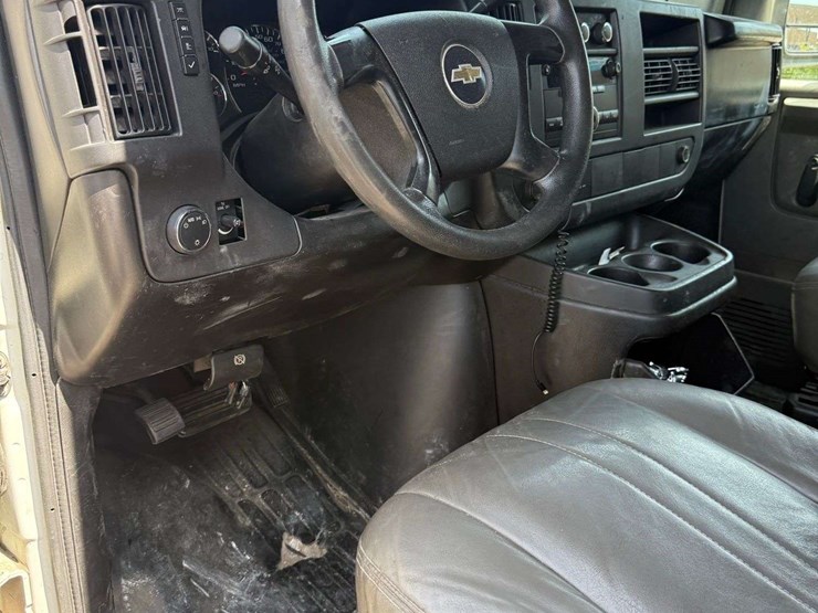 2008-gm/chev-mileage-133956-vin-#1gcgg25c781179586-runs-and-drives-as-it-should-image-25