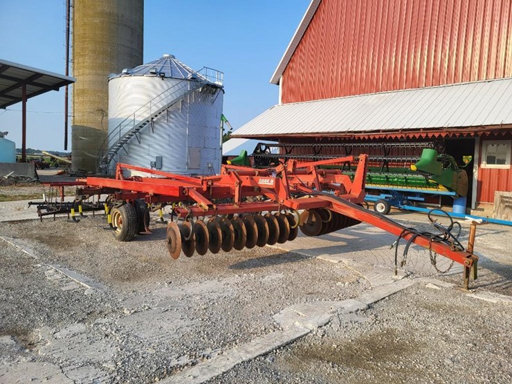 case-ih-4200-image-1