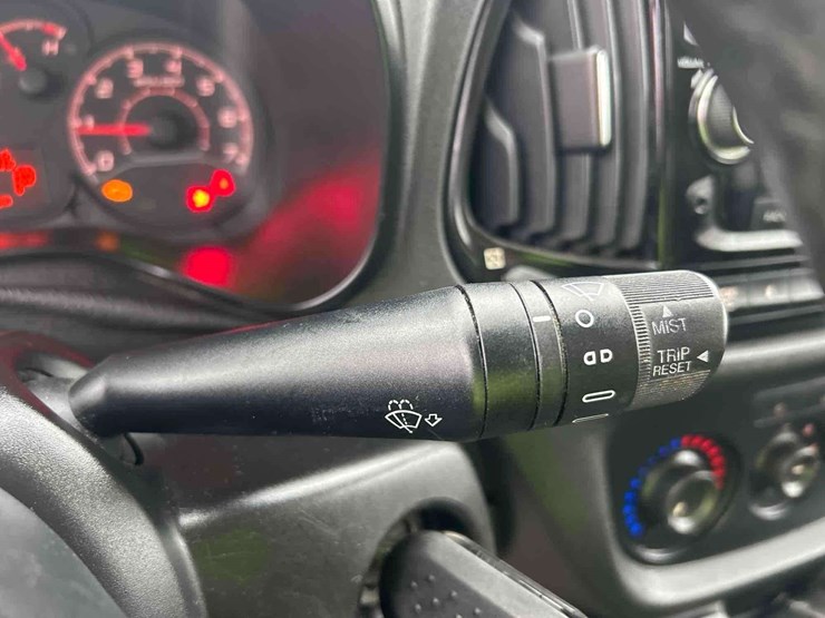 2017-ram-promaster-city-image-17