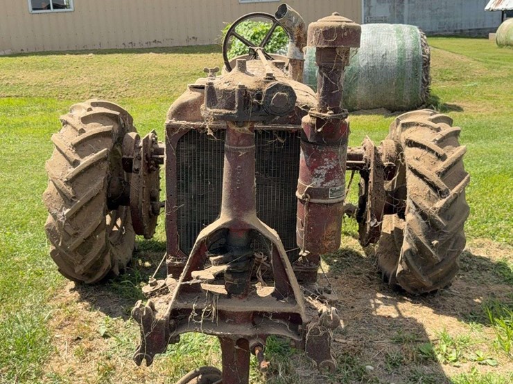 farmall-f-20-image-12
