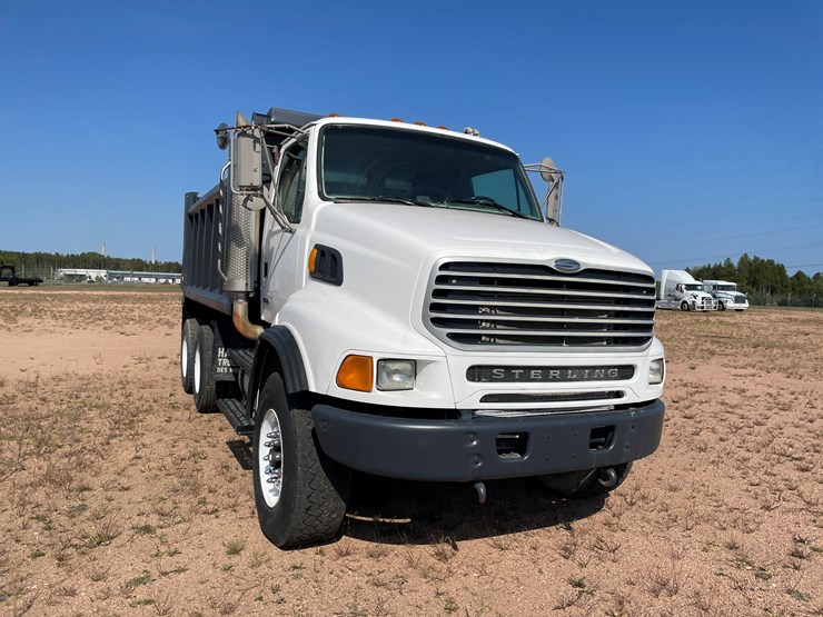 2005-sterling-lt9500-image-4
