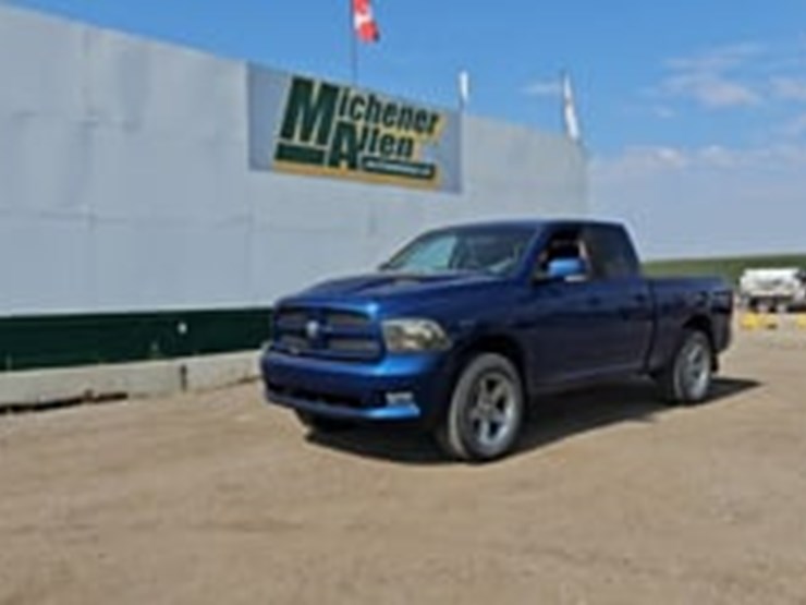 2011-ram-1500-st-image-4