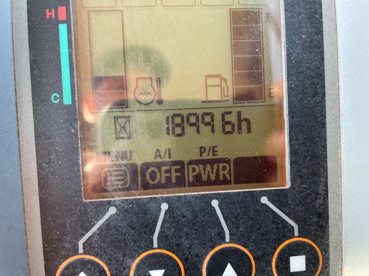 2019-hitachi-zx35u-image-35