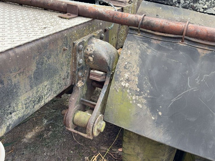 diamond-reo-cabover-image-42