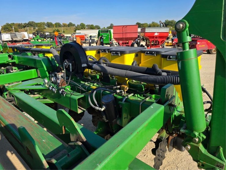 john-deere-1730-image-12