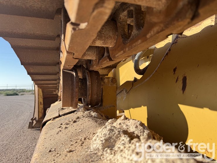 2011-caterpillar-d6k-xl-image-12