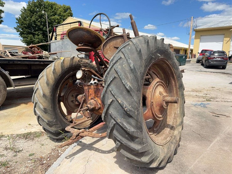 farmall-m-image-4