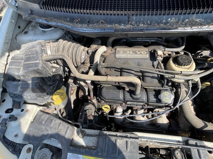 2005-chrysler-town-&-country-image-17