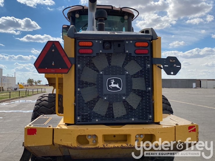 2018-deere-624k-image-8
