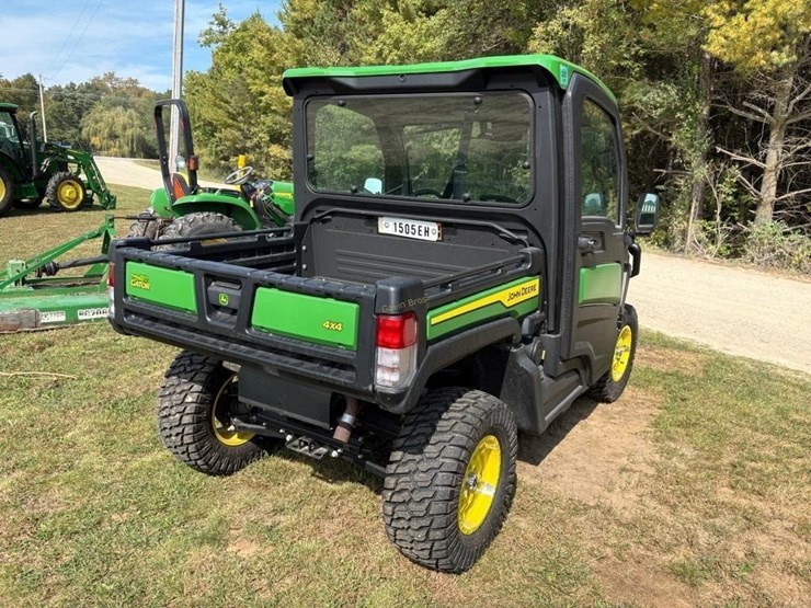 2023-john-deere-xuv-835r-image-5