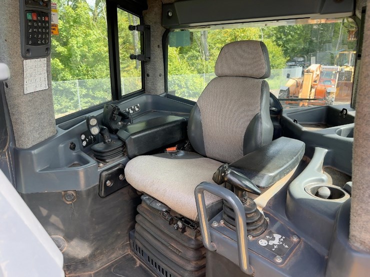 2019-deere-950k-image-59
