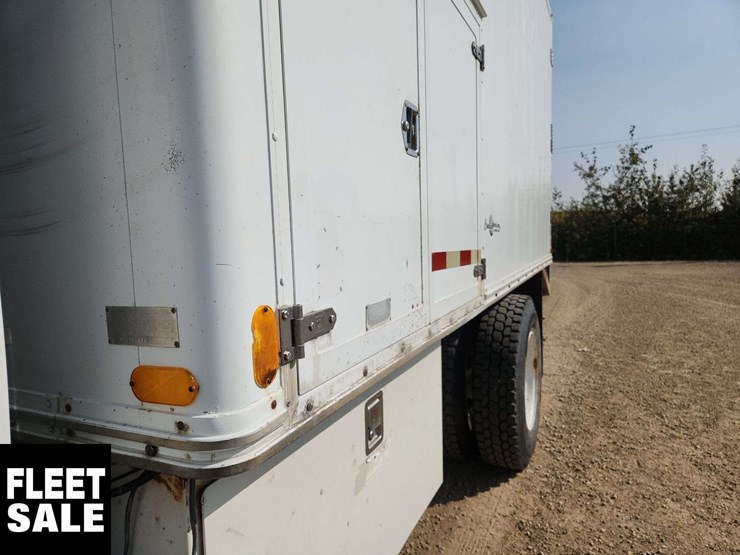 2005-gmc-topkick-c7500-image-34