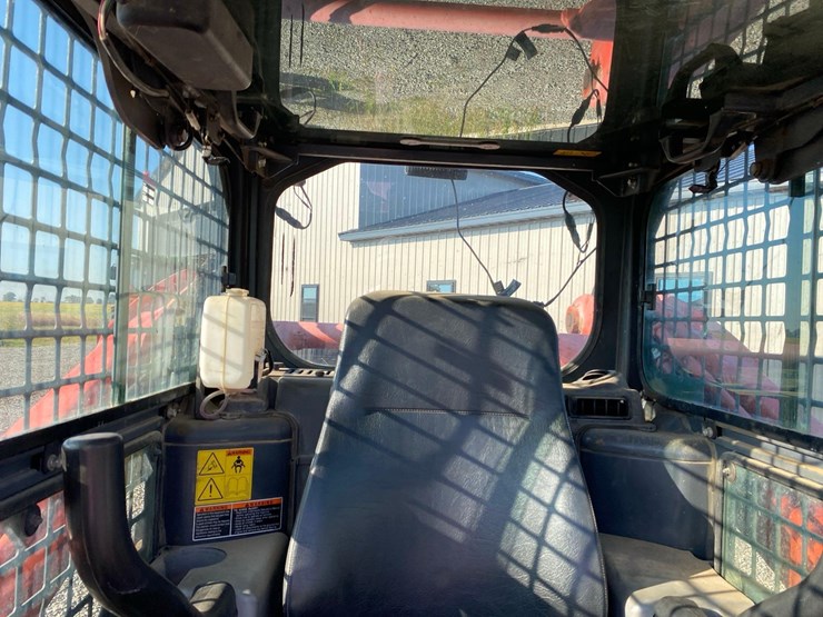 2013-kubota-svl75-image-37