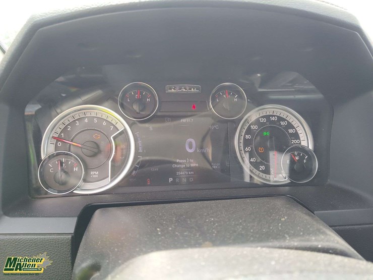 2013-ram-1500-sport-4x4-crew-cab-sb-image-8