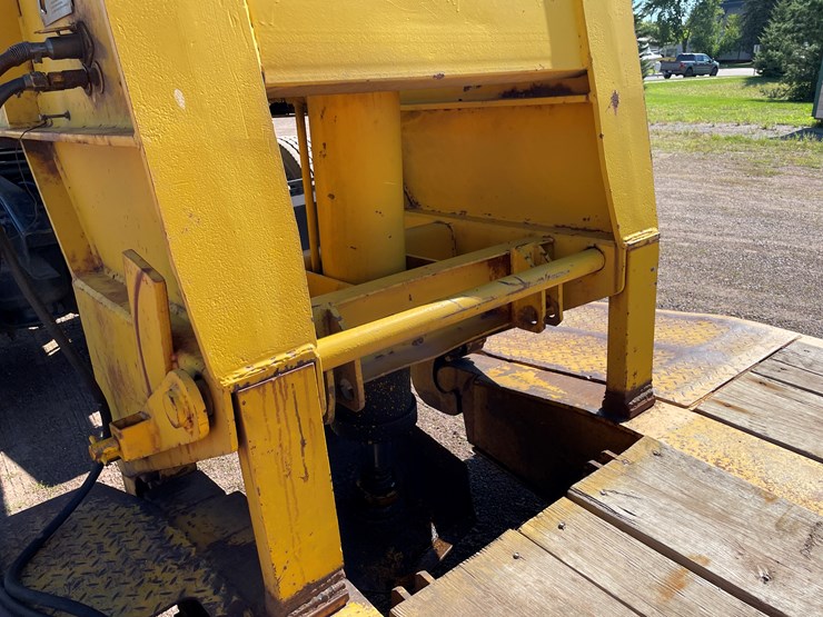 #3006-•-1986-eager-beaver-tandem-axle-lowboy-trailer-(has-wi-title)-(ashland,-wi)-image-19
