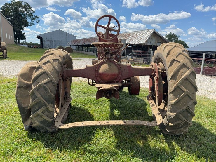 farmall-f-20-image-13