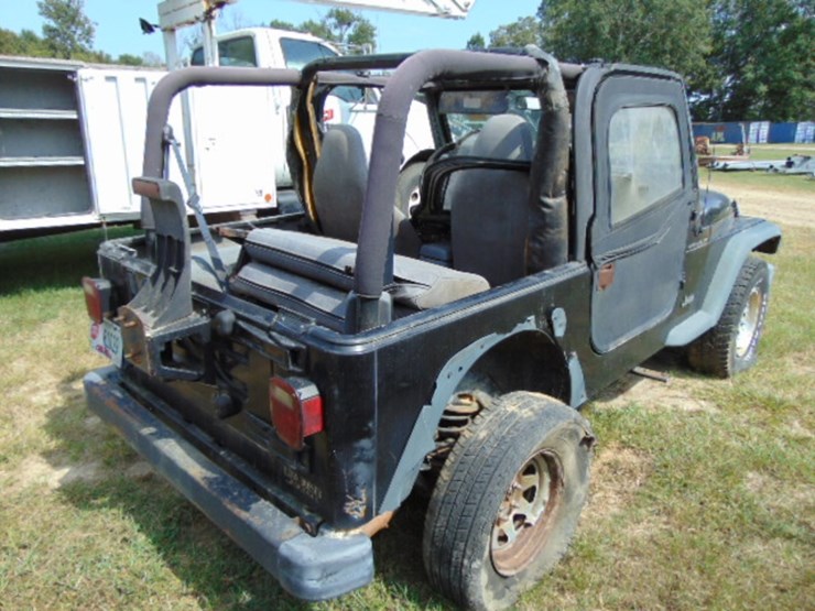 1996-jeep-wrangler-image-2