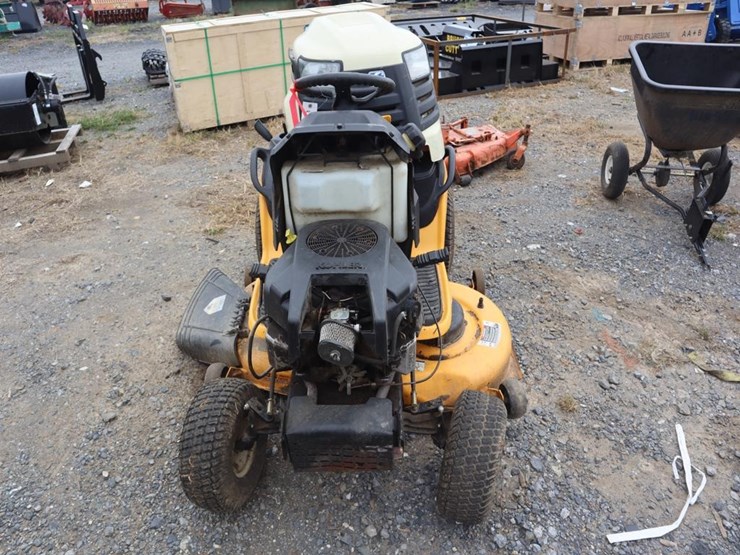 cub-cadet-riding-mower-image-3