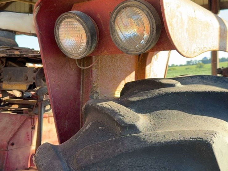 farmall-806-image-37