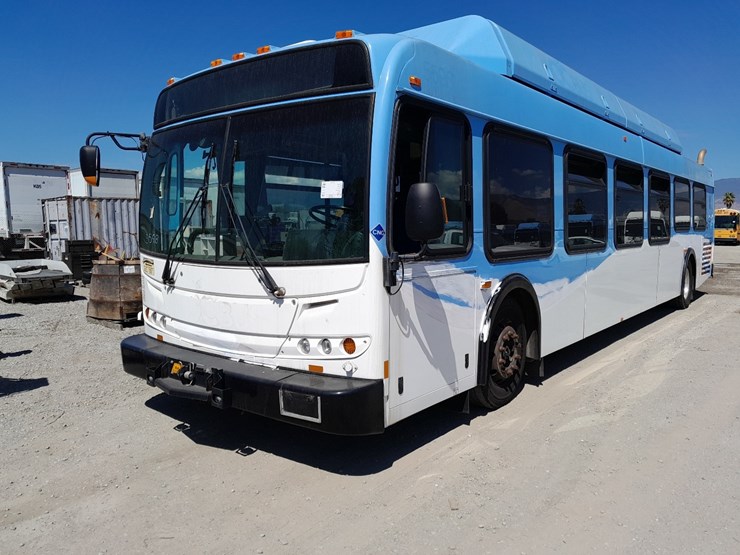 lot#---2007-new-flyer-c40lfr-transit-bus-image-2