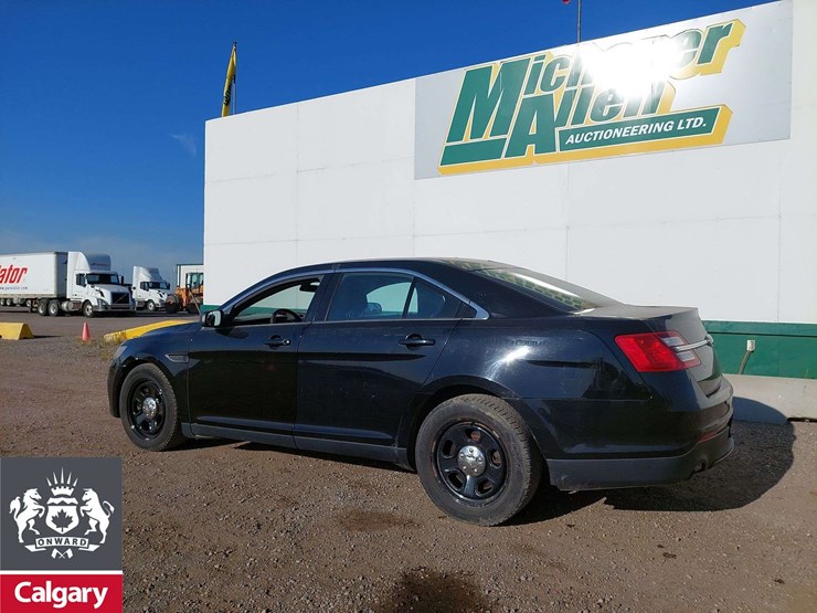 2014-ford-taurus-awd-4dr-sedan-image-3