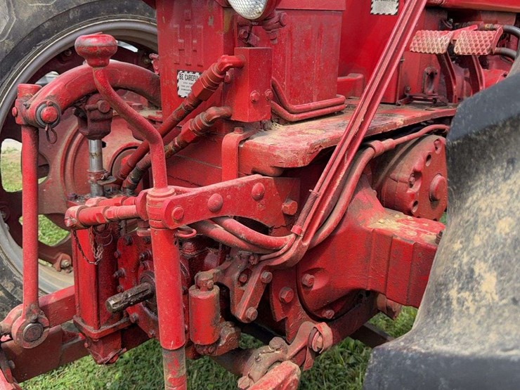 farmall-400-image-49