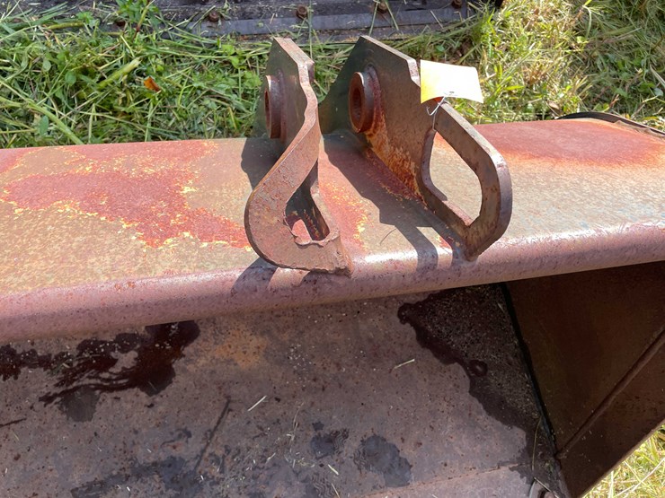 #1284-•-front-loader-bucket-attachment-image-12