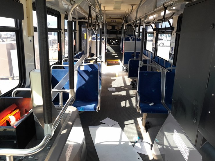 lot#--2007-new-flyer-c40lfr-transit-bus-image-6